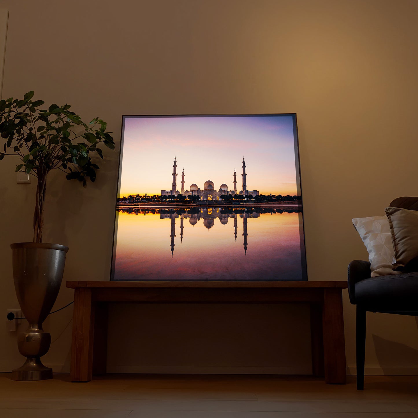 Gerahmtes LED-Bild mit Moschee-Silhouette in der Dämmerung und Wasserreflexion