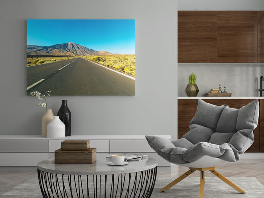 Wandbild mit Straße zum Teide-Vulkan, blauem Himmel und trockener Vegetation