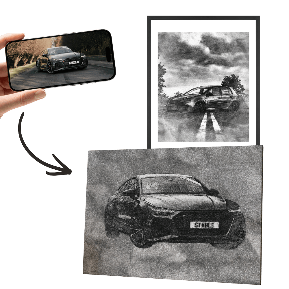 Wandbild mit gezeichnetem Auto in Schwarzweiß, im Rahmen