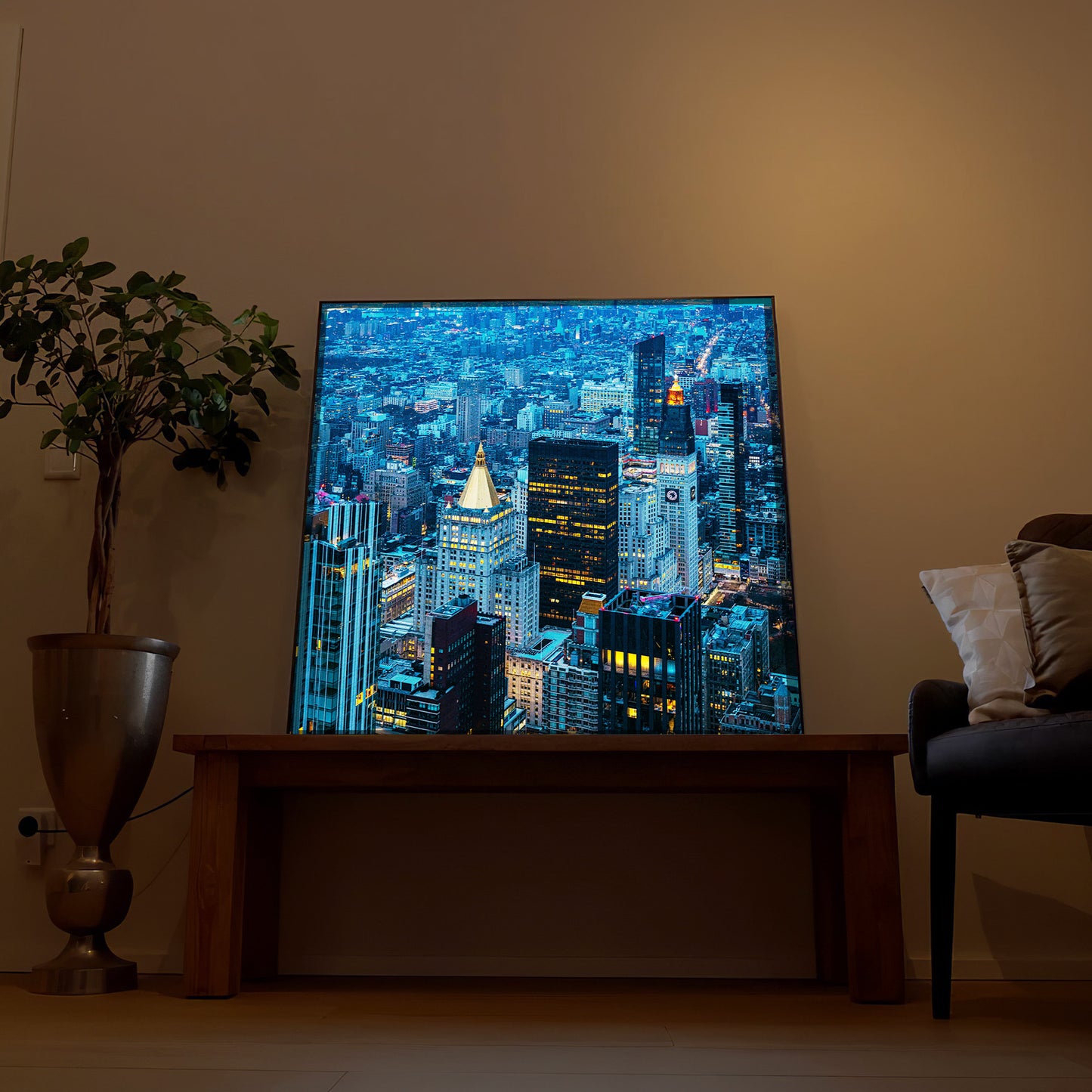 LED-Bild mit New York Skyline bei Dämmerung, Stadtansicht im schwarzen Rahmen