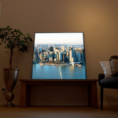 LED-Bild mit New-York-Skyline und Fluss, rechteckig, im schwarzen Rahmen