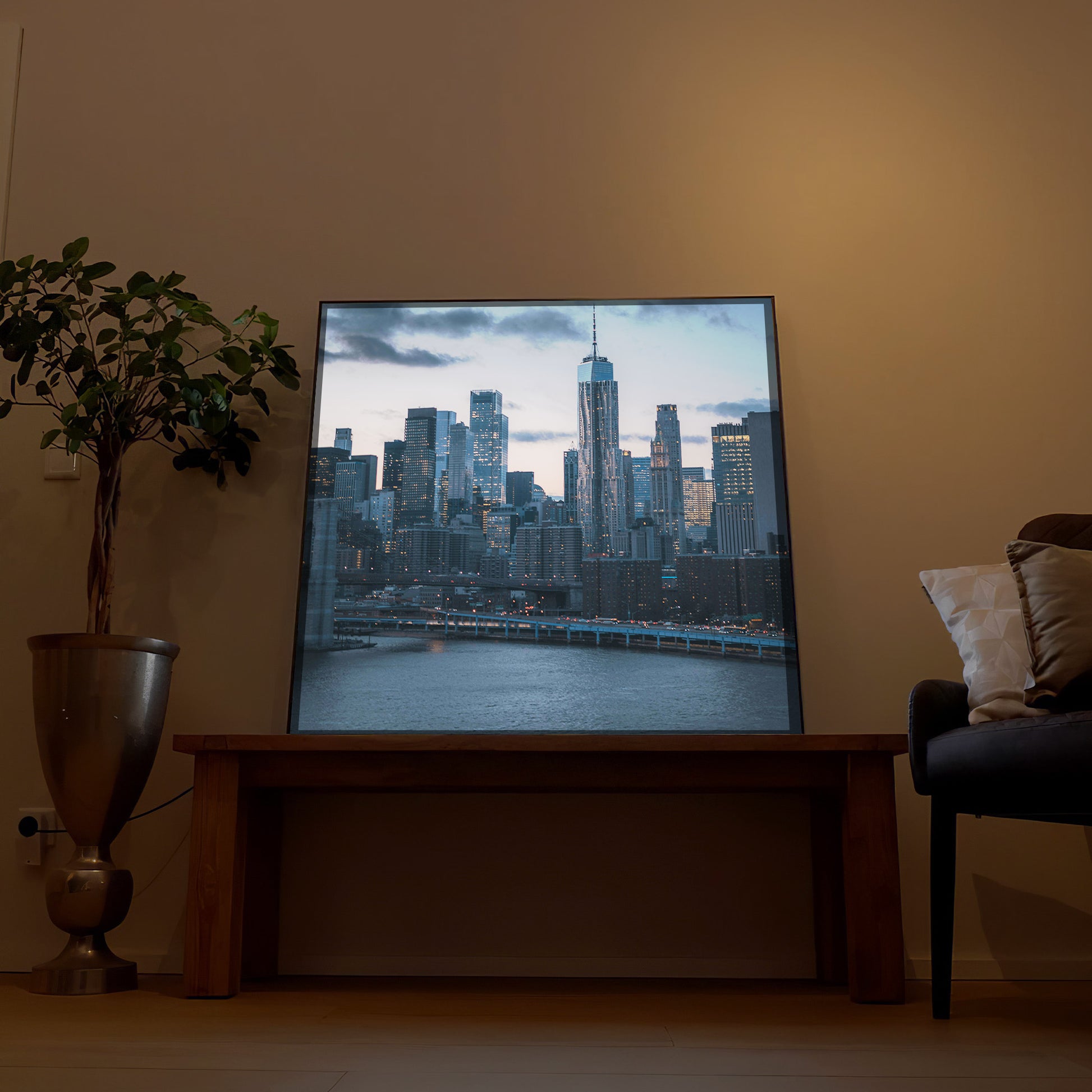 LED-Bild mit New-York-Skyline und Fluss, quadratischer Rahmen mit Holzunterteil