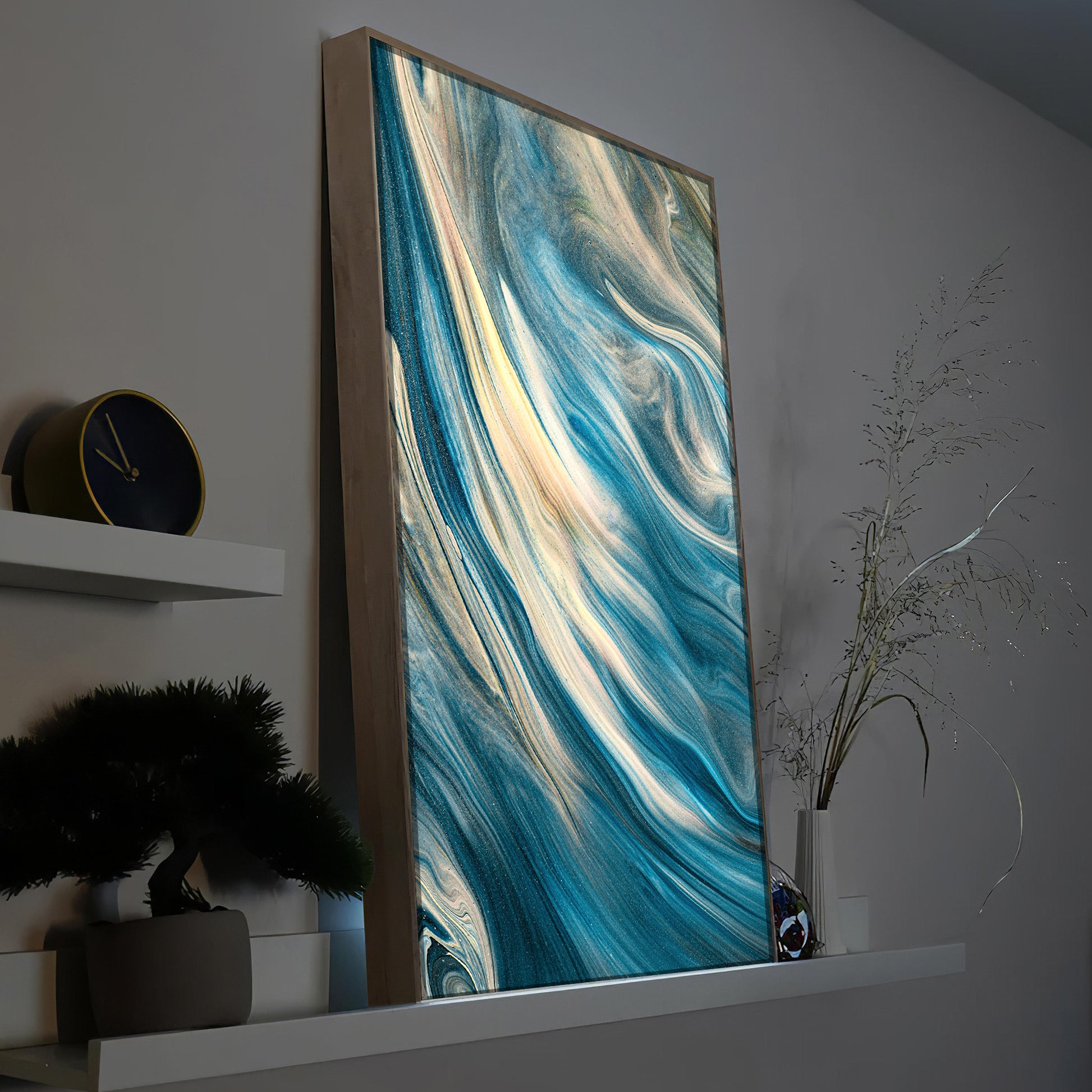 Gerahmtes LED-Bild mit blauen Wellen, breiter Holzrahmen