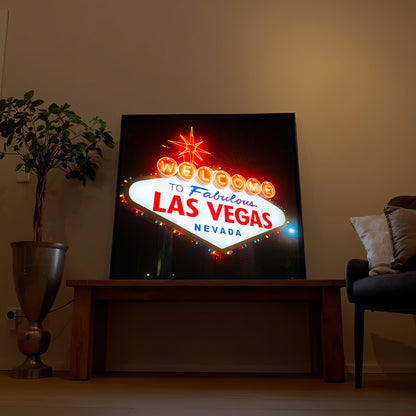 Gerahmtes LED-Bild mit Neon-Schrift „Las Vegas“ in Rot und Blau, „Welcome“ darüber