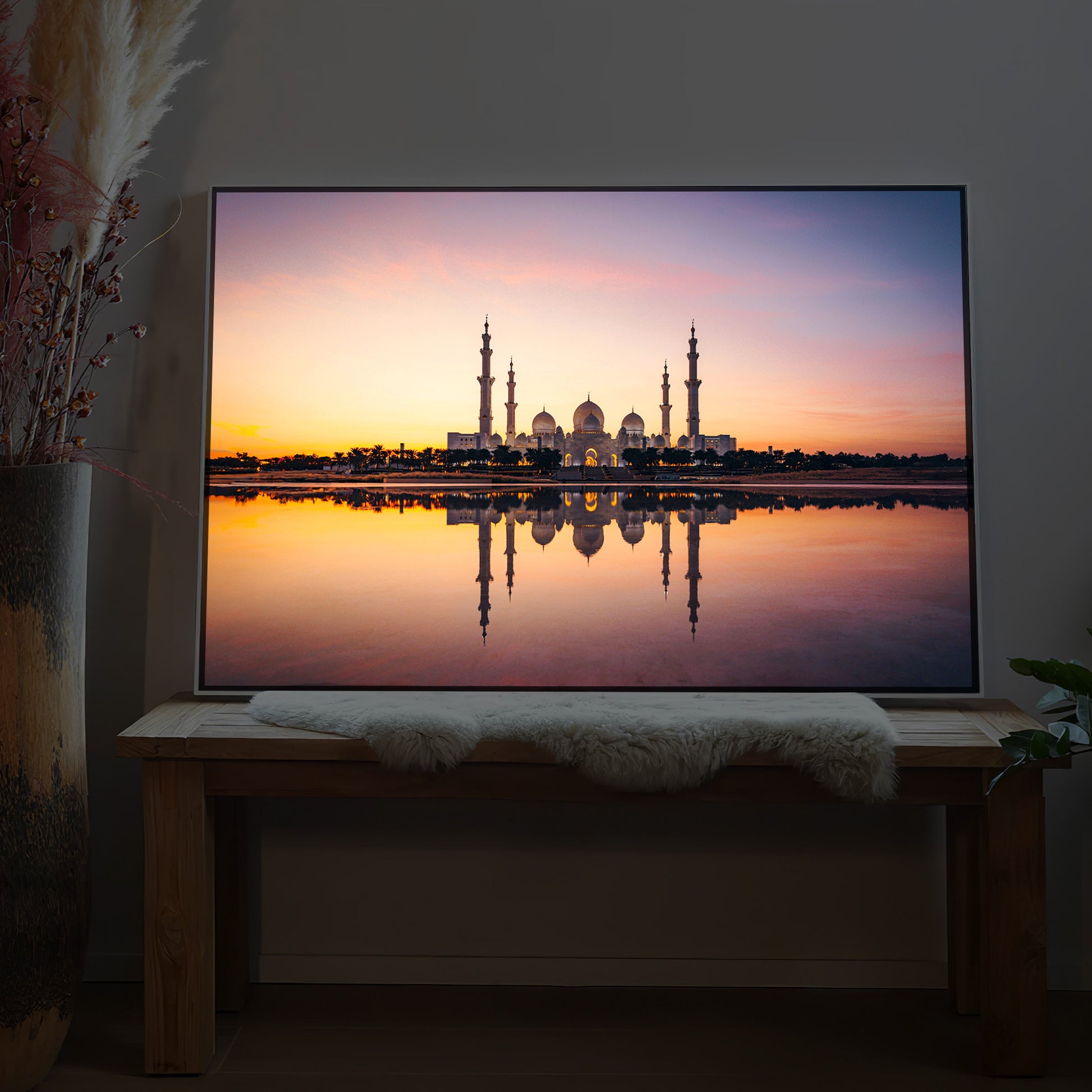 Gerahmtes LED-Bild mit Moschee bei Sonnenuntergang und Spiegelung im Wasser