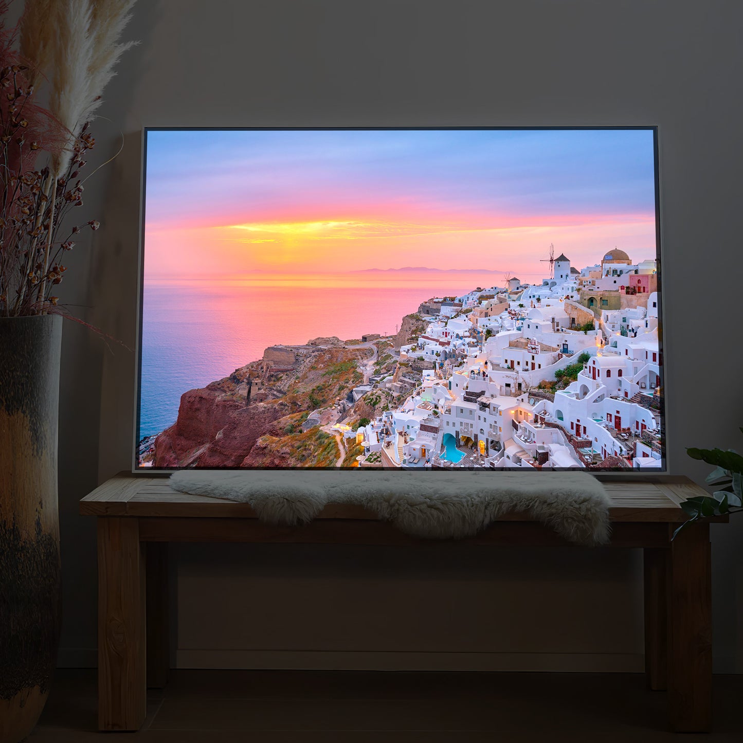 LED-Bild mit schwarzem Rahmen, Sonnenuntergang über weißem Santorini-Ort am Meer