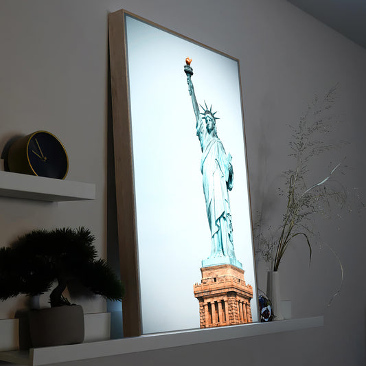Rahmenes LED-Bild mit Freiheitsstatue in Blaugrün, Holzrahmen, stehendes Motiv