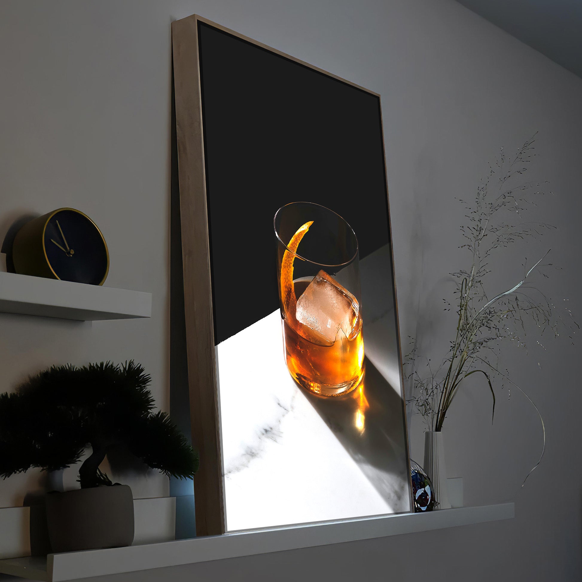 LED-Bild mit Whiskeyglas und orangefarbenem Licht, Holzrahmen