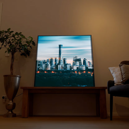 LED-Bild Beijing bei Nacht mit schwarzem Rahmen, Skyline mit leuchtenden Lichtern