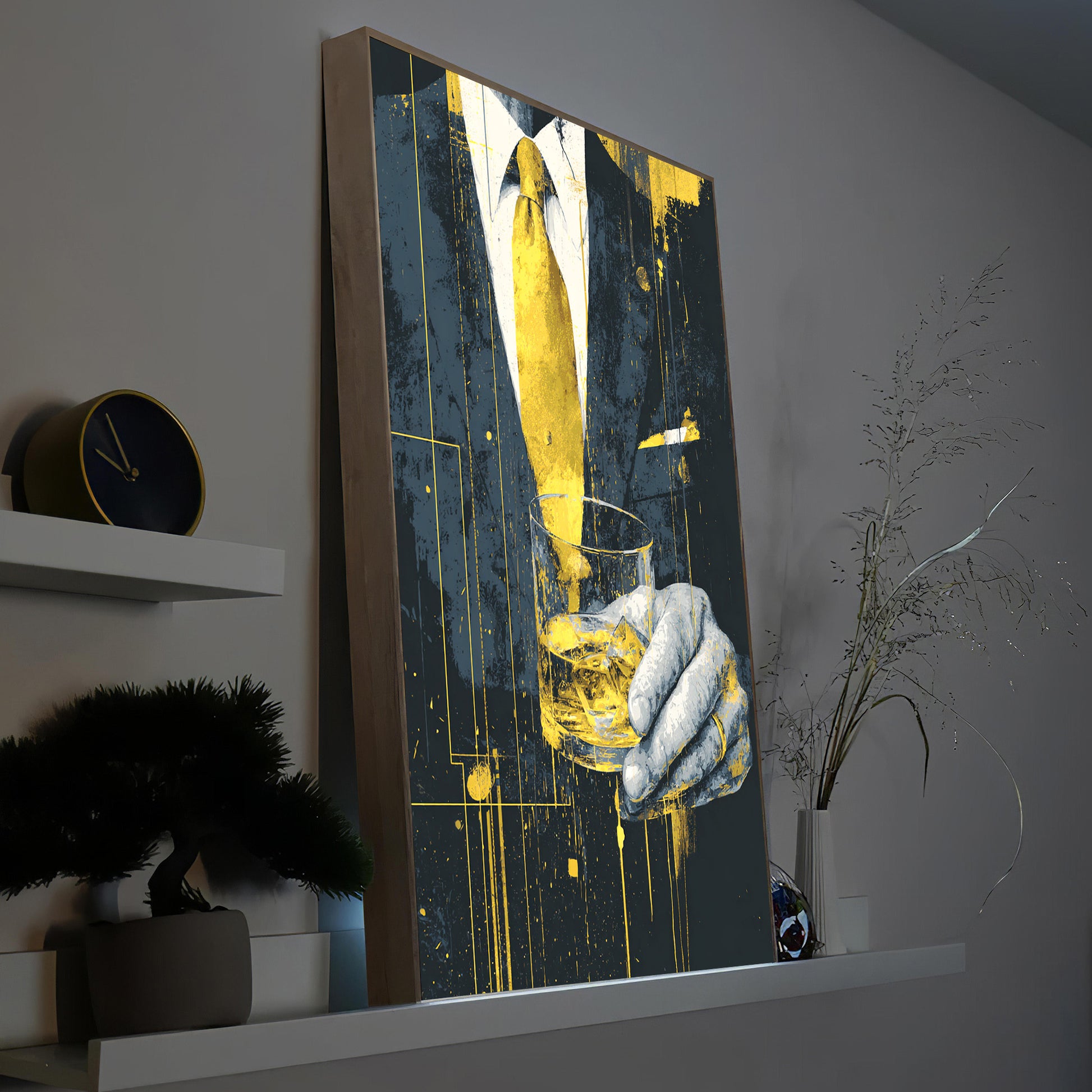 Gerahmtes LED-Bild mit goldener Krawatte und Whiskyglas