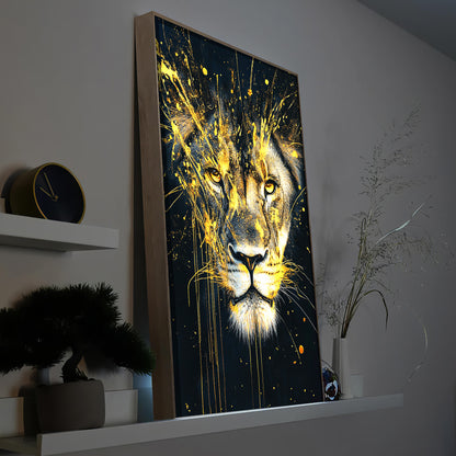 Gerahmtes LED-Kunstbild mit goldener Löwenkopf-Illustration auf dunklem Hintergrund