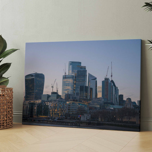 Leinwanddruck mit Londoner Wolkenkratzer-Skyline und blauem Himmel