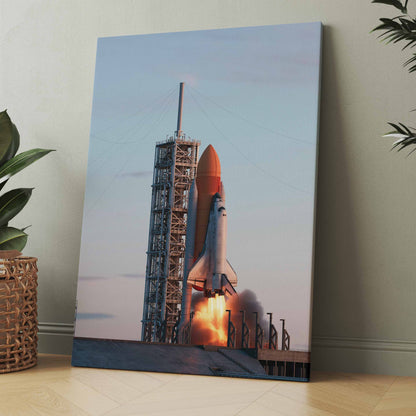 Leinwandbild mit Space Shuttle beim Start, orangefarbene Flammen an der Rakete