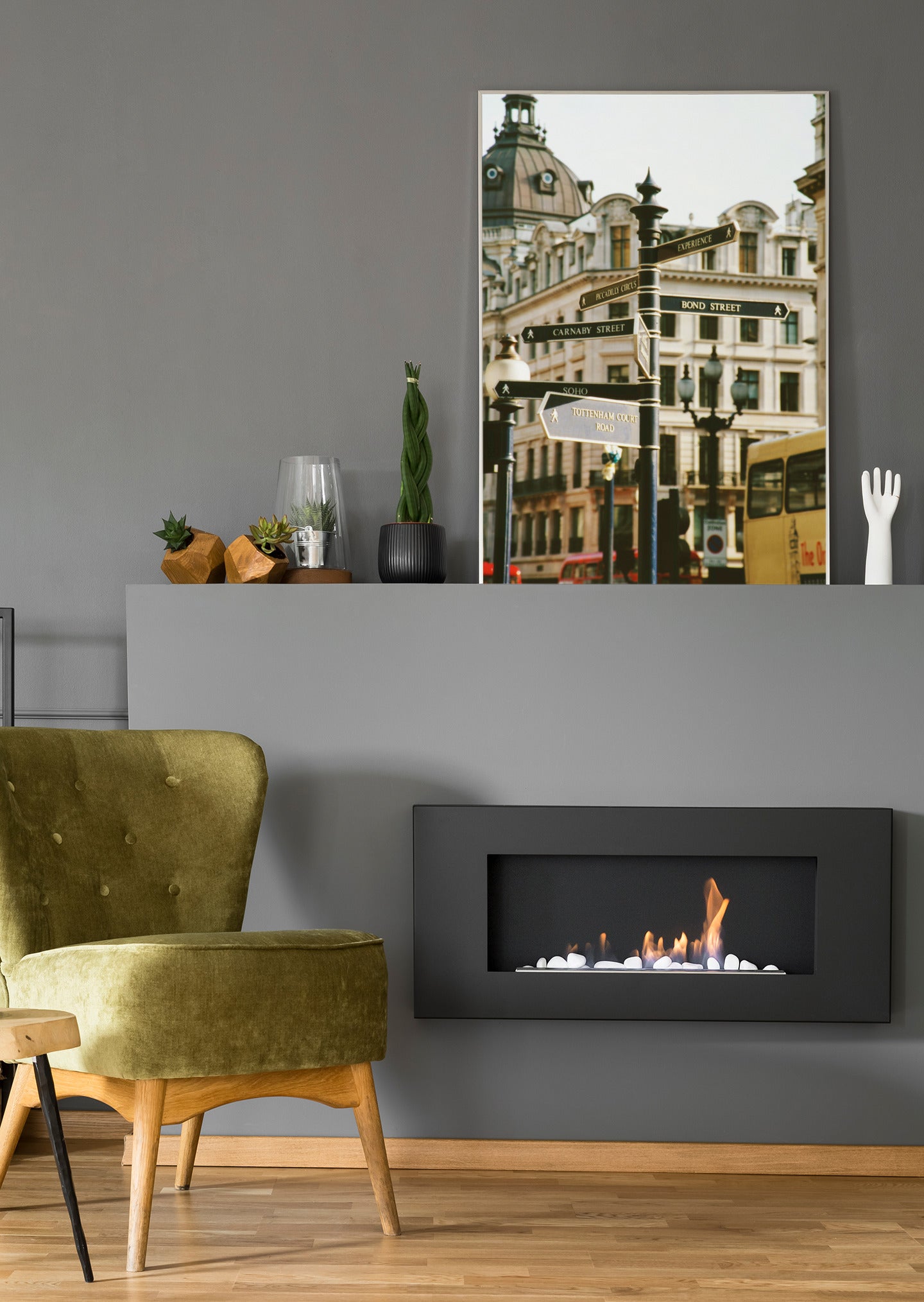 Wandposter mit Wegweiser-Motiv: historische Gebäude und Straßenschilder