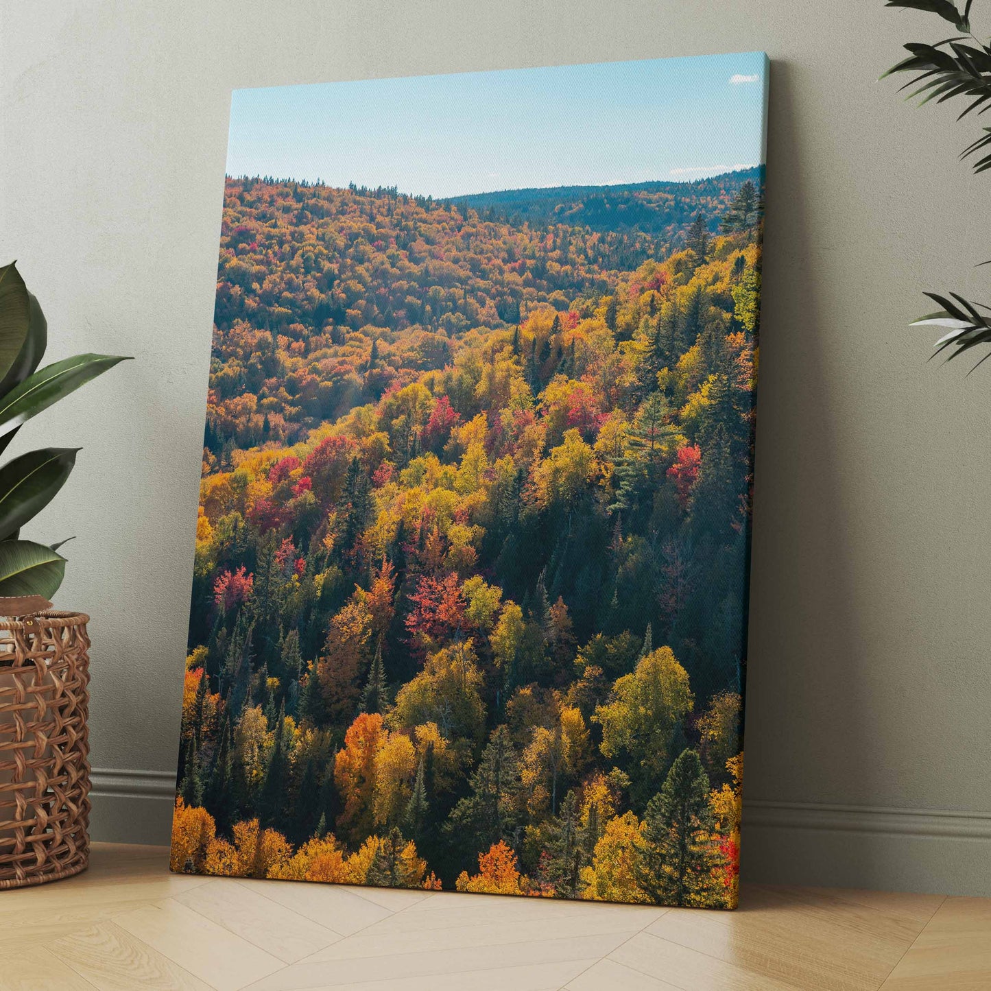 Wandbild mit Herbstwald in bunten Farben, hochformatig