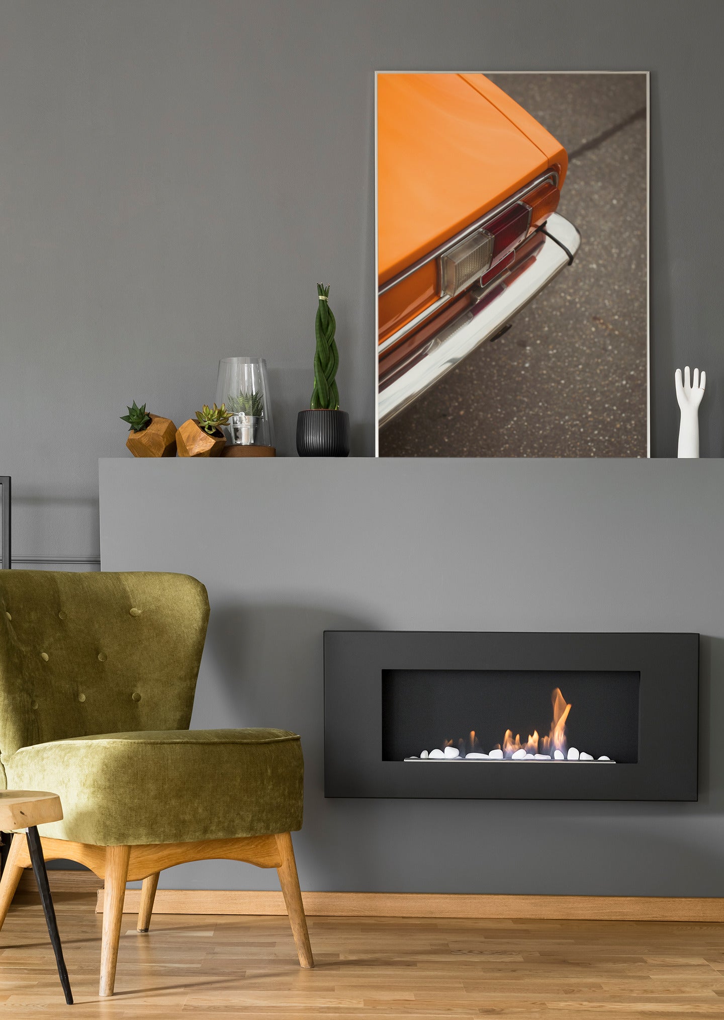 Oldtimer Orange Wandbild an der Wand, orangefarbene Front und dunkle Fläche
