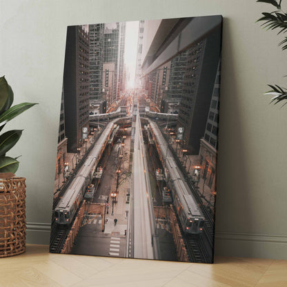 Großes Stadtposter mit Zugstraße zwischen Hochhäusern
