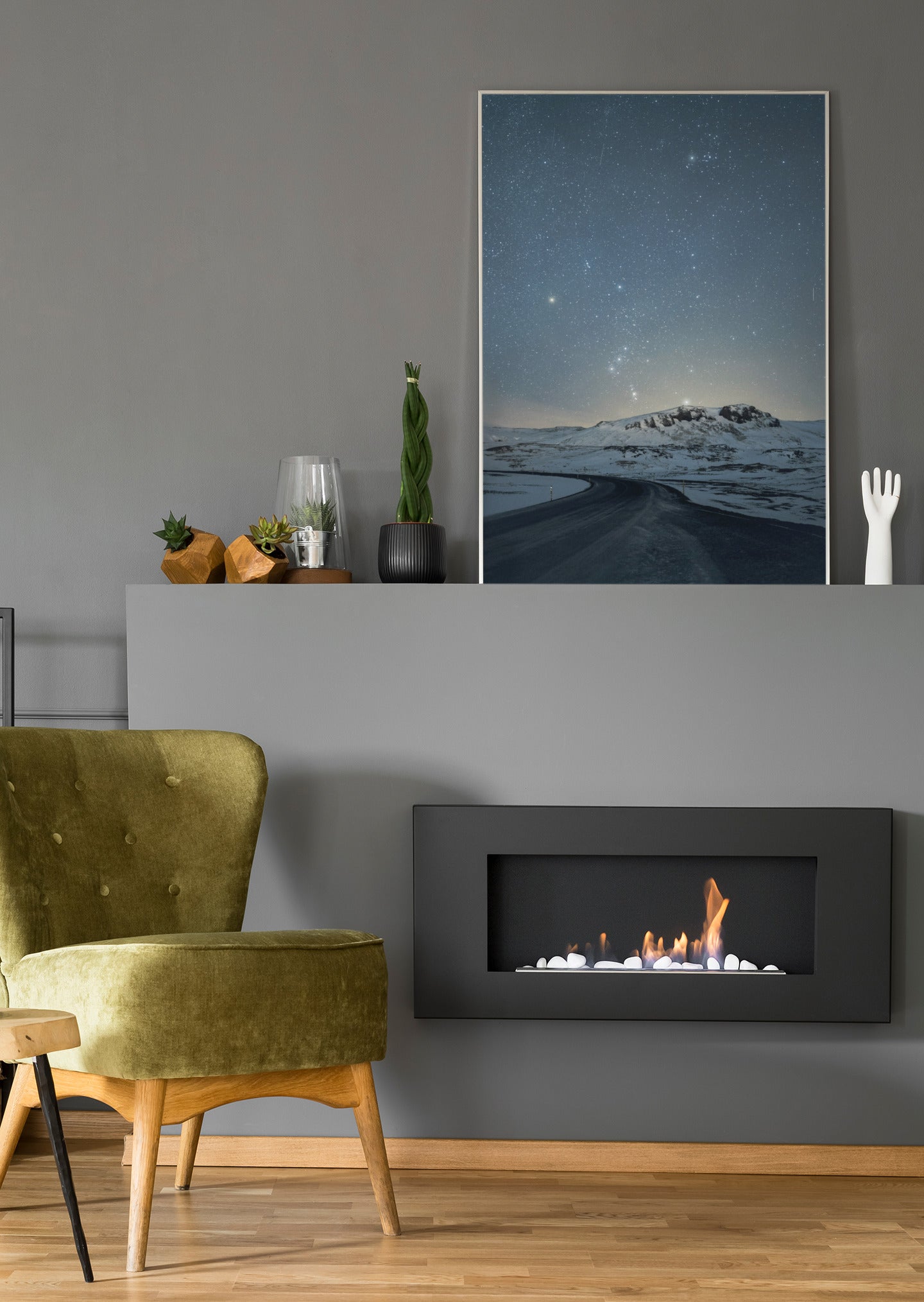 Wandposter mit Sternenhimmel über verschneiter Landschaft, dunkles Blau